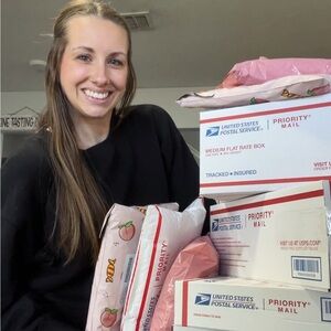 MEET YOUR POSHER 🥳❤️